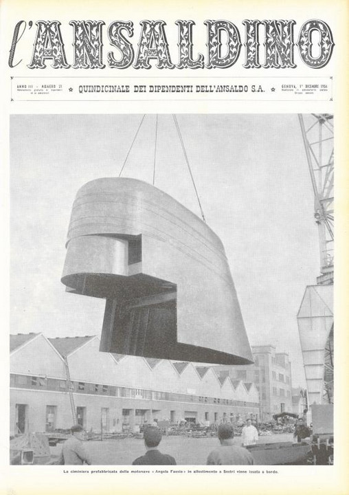 p. 1 (copertina), la ciminiera prefabbricata della motonave "Angela Fassio" in allestimento a Sestri viene issata a bordo, 1956